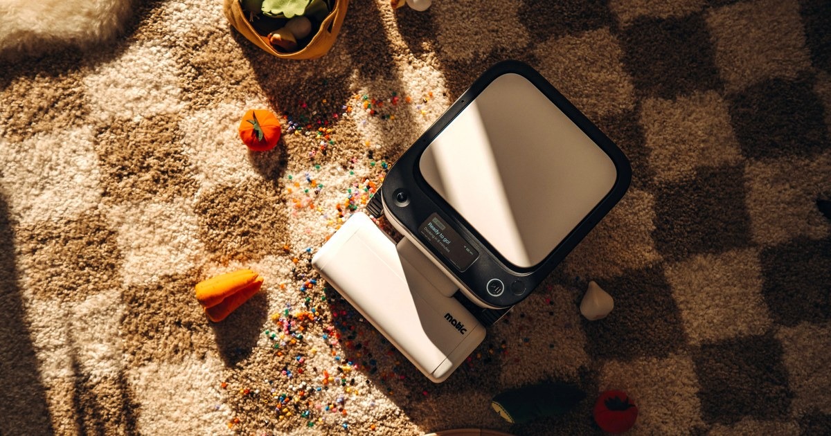 Matic source product photograph of a floor-cleaning robot. The FCC notice names specific cleaner and dock models; this context image does not itself verify model identity.